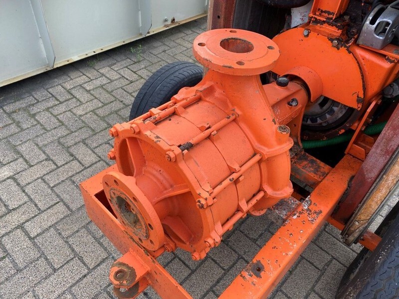 Iveco 8061 I 25.00 Waterpomp Caprari 144 m3 / h 12 Bar Mobiele Beregenings pompset - Pompe à eau: photos 3 Iveco 8061 I 25.00 Waterpomp Caprari 144 m3 / h 12 Bar Mobiele Beregenings pompset - Pompe à eau: photos 3
