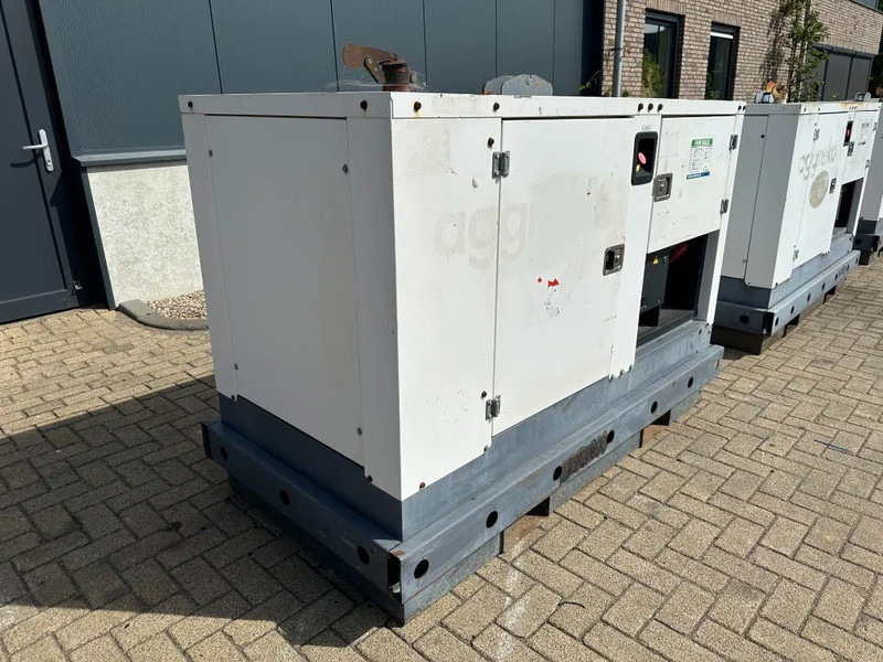 Groupe électrogène Iveco FPT F32 AM1A Leroy Somer 32 kVA Silent generatorset 408 hours !: photos 7 Groupe électrogène Iveco FPT F32 AM1A Leroy Somer 32 kVA Silent generatorset 408 hours !: photos 7