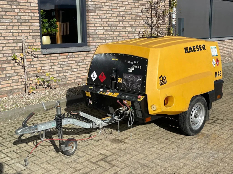 Kaeser M43 Kubota 4,2 m3 / min 7 Bar 30kW mobiele Compressor - Compresseur d'air: photos 2 Kaeser M43 Kubota 4,2 m3 / min 7 Bar 30kW mobiele Compressor - Compresseur d'air: photos 2