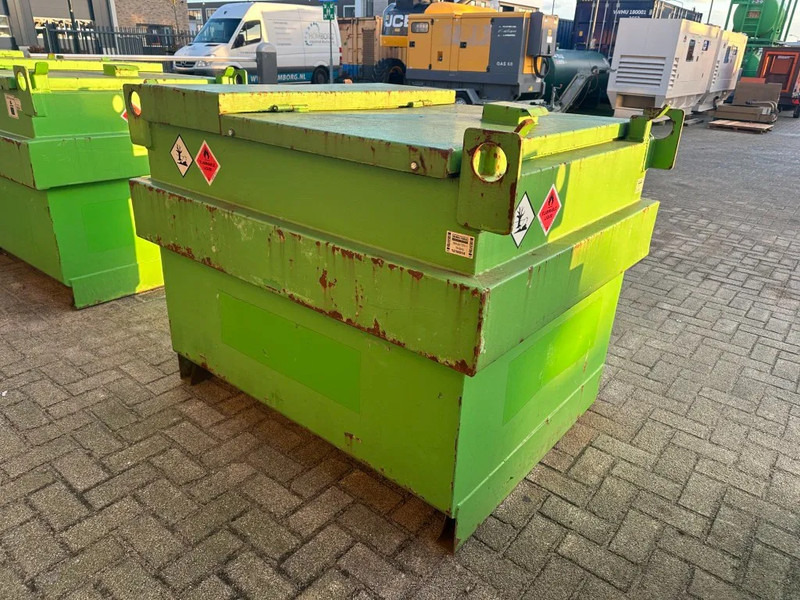 Kiwa IBC Steenbergen 750 liter Dieseltank met Handpomp Milieutank - Cuve de stockage: photos 4 Kiwa IBC Steenbergen 750 liter Dieseltank met Handpomp Milieutank - Cuve de stockage: photos 4