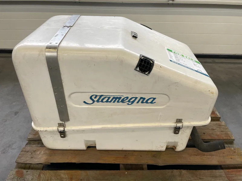 Kubota D600 - 8 kVA Marine generatorset - Groupe électrogène: photos 1 Kubota D600 - 8 kVA Marine generatorset - Groupe électrogène: photos 1