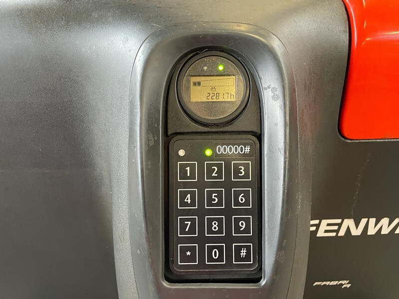 Gerbeur Linde D08 Stapelaar 1.8 ton 210 cm Hefhoogte Stapelaar: photos 8 Gerbeur Linde D08 Stapelaar 1.8 ton 210 cm Hefhoogte Stapelaar: photos 8