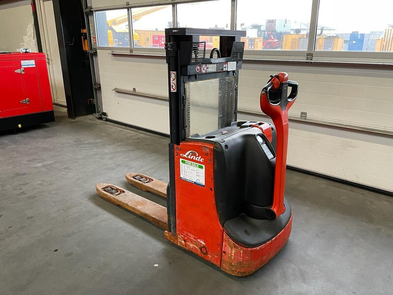Linde D08 Stapelaar 1.8 ton 210 cm Hefhoogte Stapelaar - Gerbeur: photos 2 Linde D08 Stapelaar 1.8 ton 210 cm Hefhoogte Stapelaar - Gerbeur: photos 2