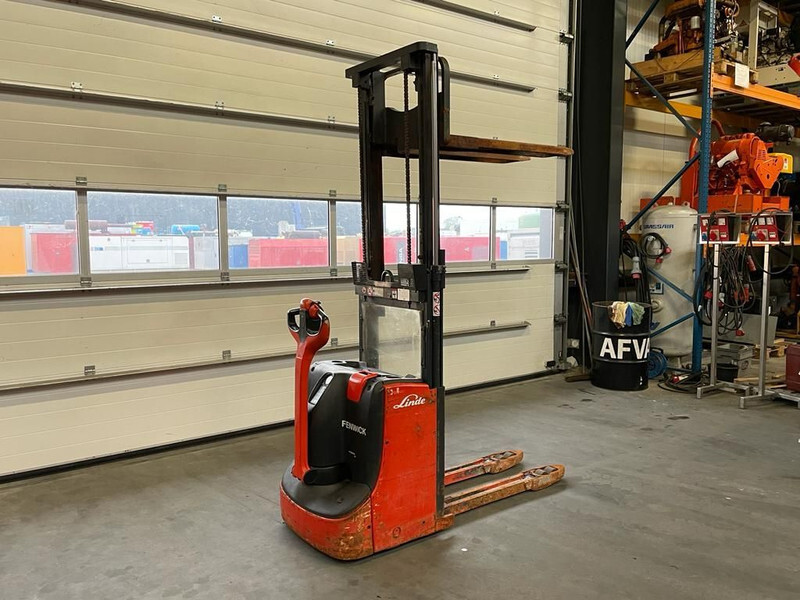 Gerbeur Linde D08 Stapelaar 1.8 ton 210 cm Hefhoogte Stapelaar: photos 14 Gerbeur Linde D08 Stapelaar 1.8 ton 210 cm Hefhoogte Stapelaar: photos 14