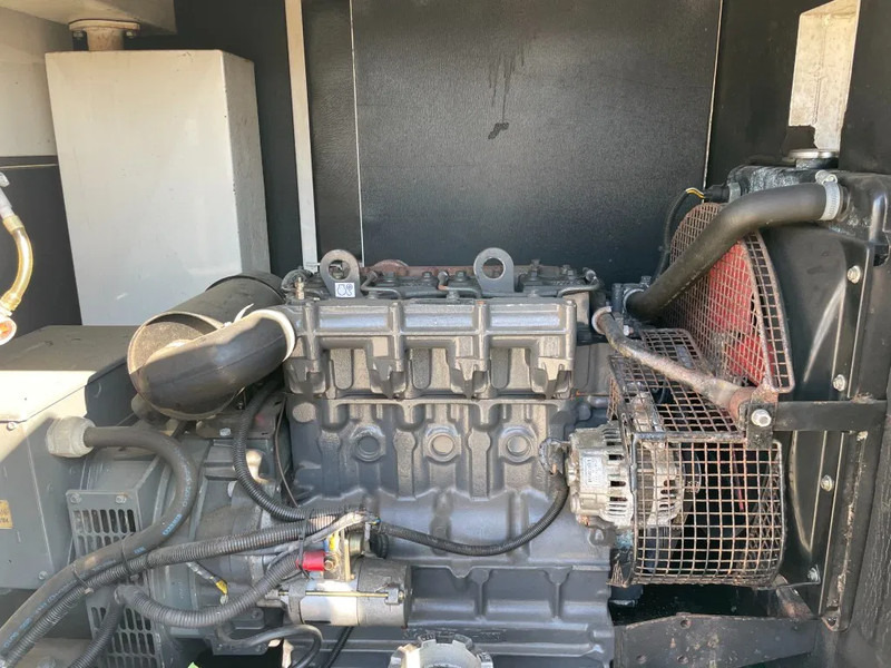 Groupe électrogène Lister Hybride powerpack 16 kVA + 1500Ah batterypack (NEW!!!): photos 8
