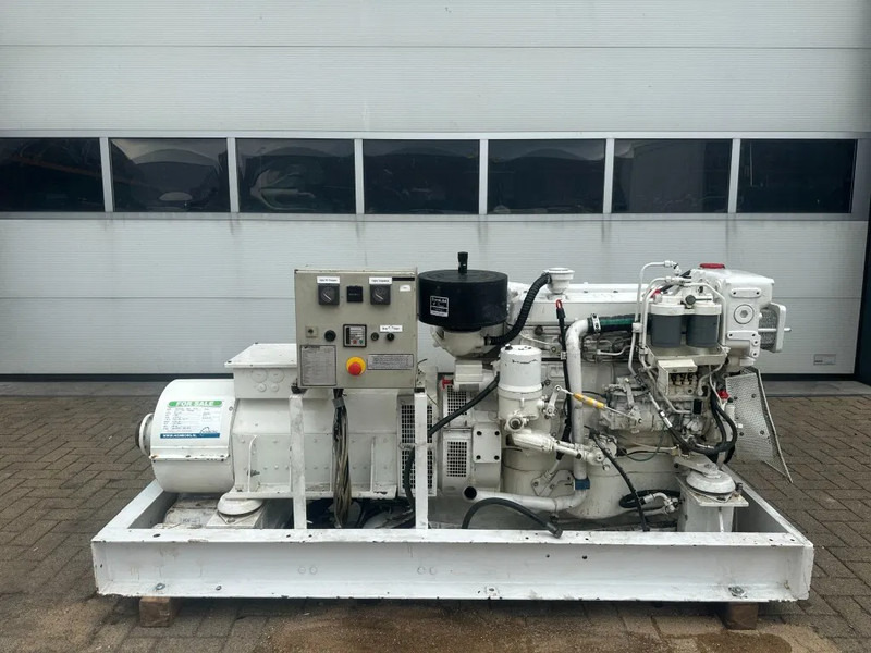 MTU 6R 099 Mercedes Benz OM 366 A 96 kVA Marine generatorset - Groupe électrogène: photos 1 MTU 6R 099 Mercedes Benz OM 366 A 96 kVA Marine generatorset - Groupe électrogène: photos 1