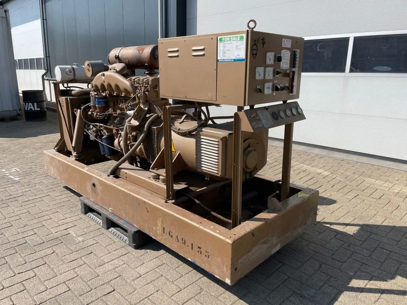 Renault Leroy Somer 100 kVA generatorset ex Emergency 66,1 hours - Groupe électrogène: photos 4 Renault Leroy Somer 100 kVA generatorset ex Emergency 66,1 hours - Groupe électrogène: photos 4