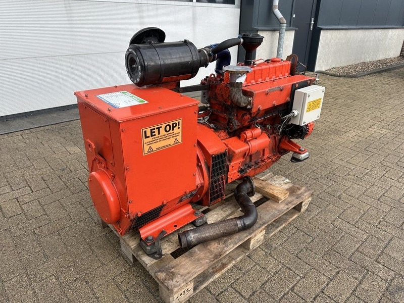 Groupe électrogène Sisu Valmet Stamford 42.5 kVA generatorset: photos 9