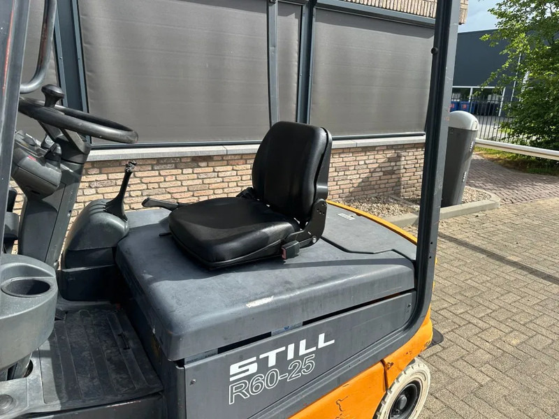 Still R 60-25 2.5 ton Triplex Freelift Sideshift Elektra Heftruck 590 cm hefhoogte ! - Chariot élévateur électrique: photos 4 Still R 60-25 2.5 ton Triplex Freelift Sideshift Elektra Heftruck 590 cm hefhoogte ! - Chariot élévateur électrique: photos 4