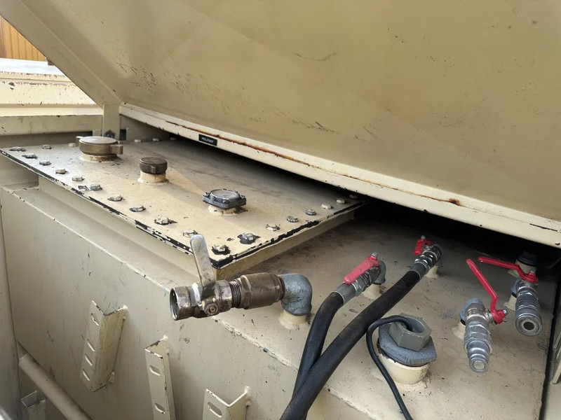 Tolsma Kiwa IBC 3000 liter Dieseltank Milieutank - Conteneur maritime: photos 3 Tolsma Kiwa IBC 3000 liter Dieseltank Milieutank - Conteneur maritime: photos 3