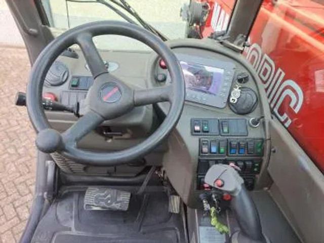Chariot télescopique Manitou MRT 2150+ Privilege All-Terrain Rotating Telehandler (2015): photos 10