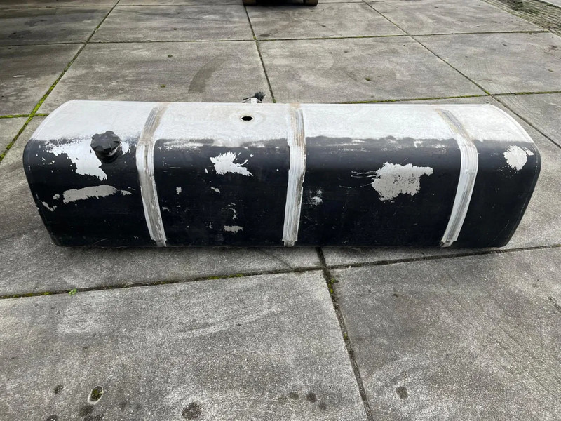 DAF Brandstoftank Diesel 870L 1681830 - Réservoir de carburant: photos 1 DAF Brandstoftank Diesel 870L 1681830 - Réservoir de carburant: photos 1