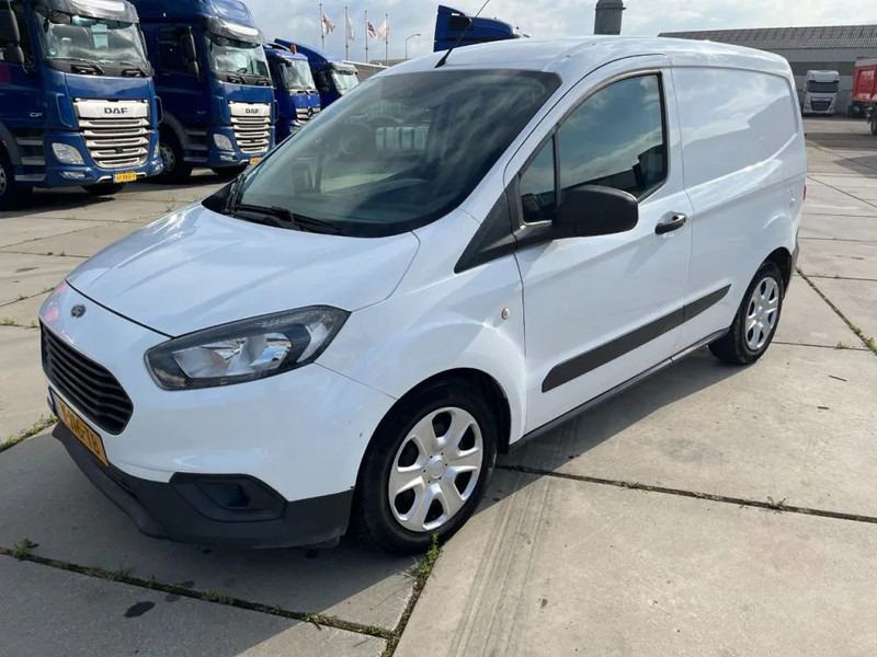 Ford Transit Courier 1.5 EURO 6 - Fourgonnette: photos 1 Ford Transit Courier 1.5 EURO 6 - Fourgonnette: photos 1