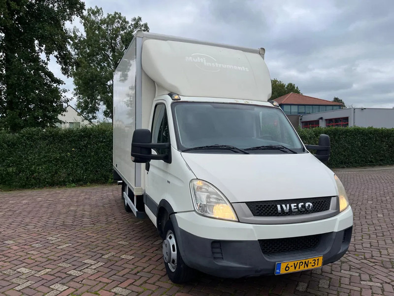 Iveco Daily 40 C14 - Fourgon grand volume: photos 4 Iveco Daily 40 C14 - Fourgon grand volume: photos 4