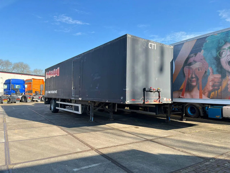 Netam-Fruehauf ONCRK 22110 - Semi-remorque fourgon: photos 1 Netam-Fruehauf ONCRK 22110 - Semi-remorque fourgon: photos 1