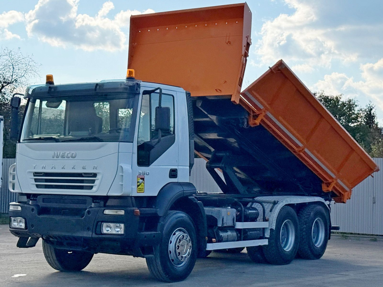 Iveco TRAKKER 380 * Kipper 5,25 m + BORDMATIC / 6x4 - Camion benne, Camion grue: photos 3 Iveco TRAKKER 380 * Kipper 5,25 m + BORDMATIC / 6x4 - Camion benne, Camion grue: photos 3