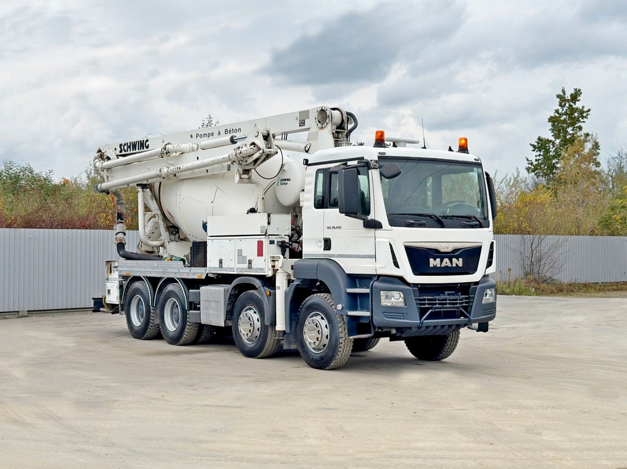 MAN TGS 35.400 BETONPUMPE * 8x4 / TOPZUSTAND - Camion pompe: photos 1 MAN TGS 35.400 BETONPUMPE * 8x4 / TOPZUSTAND - Camion pompe: photos 1