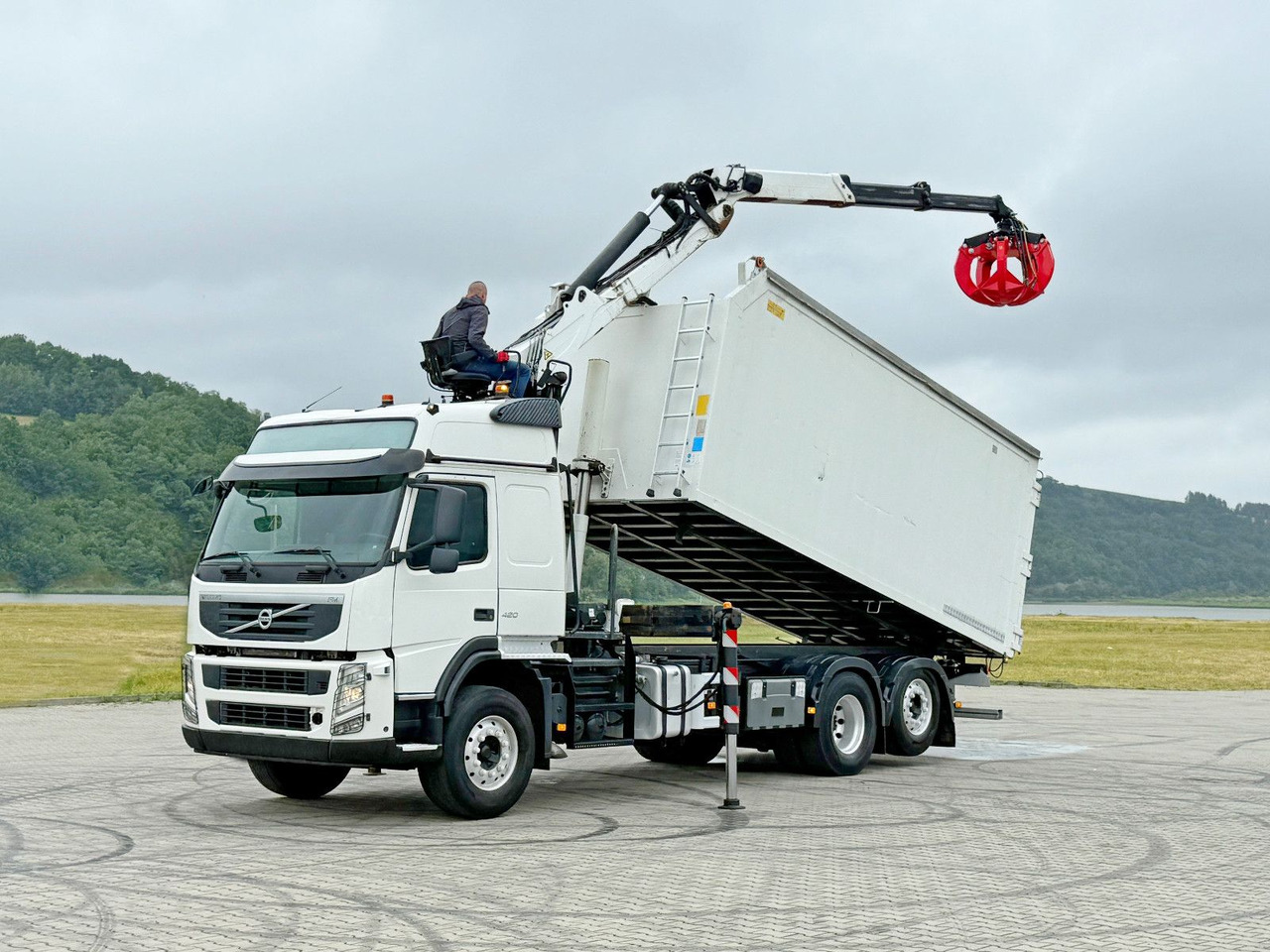 Volvo FM 420 Kipper 6,20 m * EPSILON Q150L75 *TOP - Camion benne, Camion grue: photos 2 Volvo FM 420 Kipper 6,20 m * EPSILON Q150L75 *TOP - Camion benne, Camion grue: photos 2
