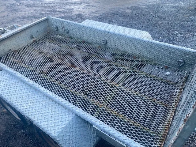 Used Indespension trailer 8x4 with ramp - Remorque porte engin: photos 4 Used Indespension trailer 8x4 with ramp - Remorque porte engin: photos 4