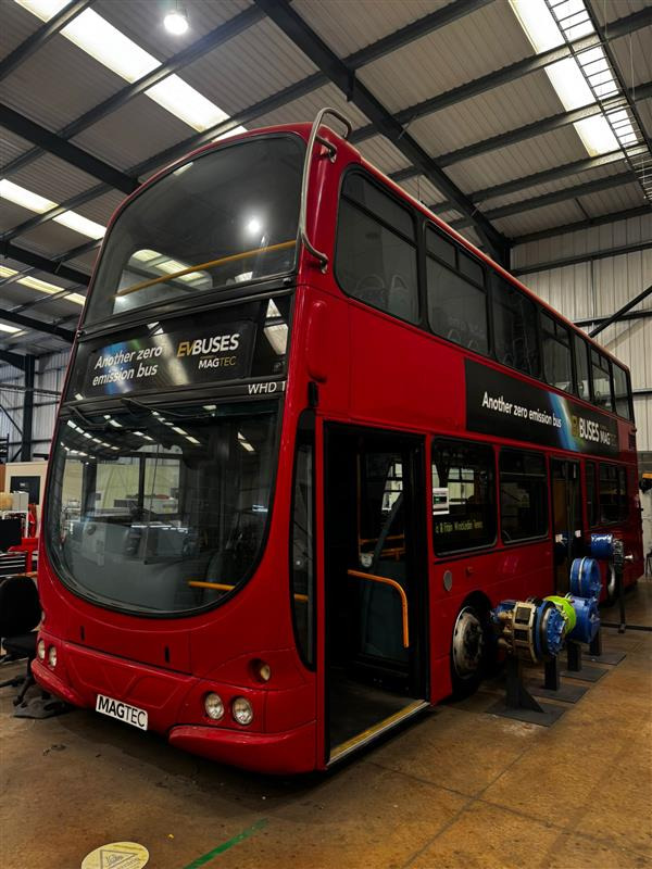 2008 Volvo Double Decker static classroom - Bus à impériale: photos 1 2008 Volvo Double Decker static classroom - Bus à impériale: photos 1