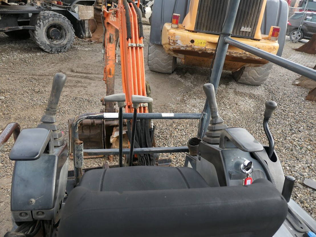 Mini pelle Hitachi ZX17 U-2: photos 8