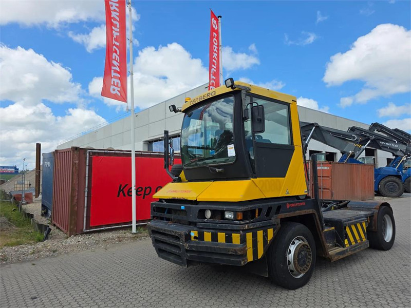 Terberg RT222 4x4 - Tracteur portuaire: photos 2 Terberg RT222 4x4 - Tracteur portuaire: photos 2