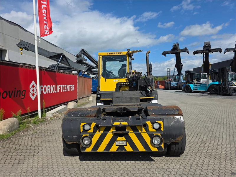 Terberg RT282 4x4 - Tracteur portuaire: photos 5 Terberg RT282 4x4 - Tracteur portuaire: photos 5