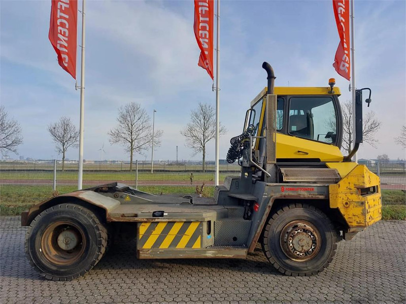 Terberg RT282 4x4 - Tracteur portuaire: photos 3 Terberg RT282 4x4 - Tracteur portuaire: photos 3