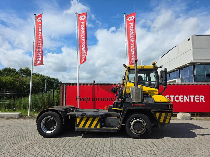 Terberg RT282 4x4 - Tracteur portuaire: photos 3 Terberg RT282 4x4 - Tracteur portuaire: photos 3