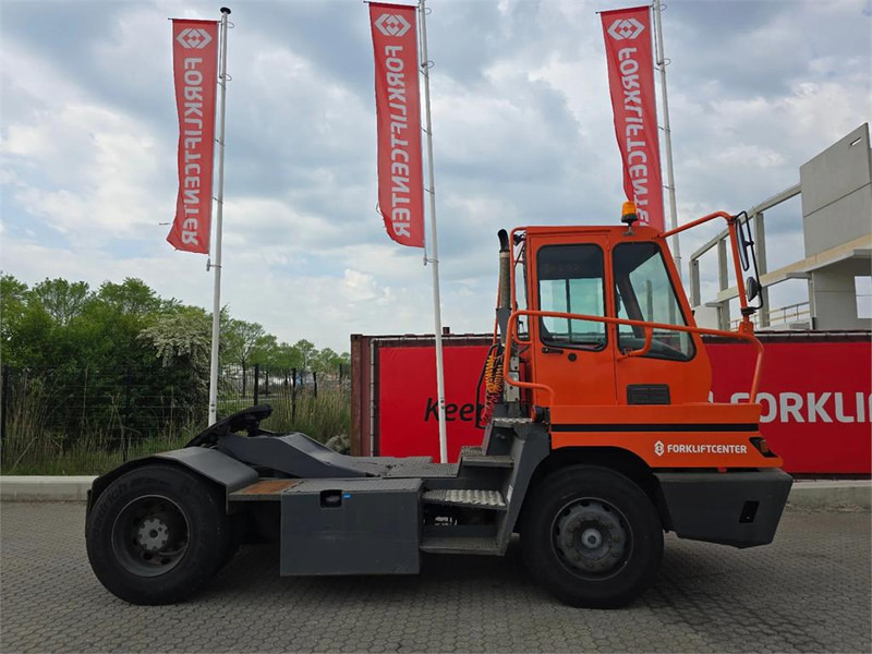Terberg YT182 - Tracteur portuaire: photos 3 Terberg YT182 - Tracteur portuaire: photos 3