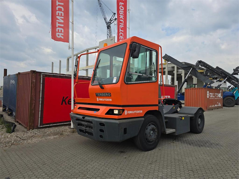 Terberg YT182 - Tracteur portuaire: photos 2 Terberg YT182 - Tracteur portuaire: photos 2