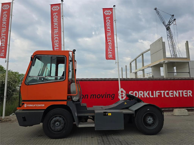 Terberg YT182 - Tracteur portuaire: photos 4 Terberg YT182 - Tracteur portuaire: photos 4