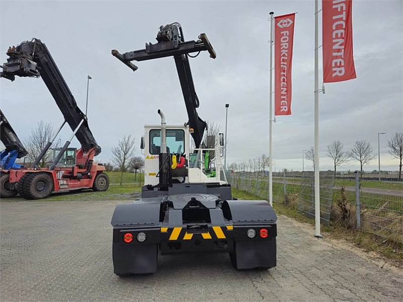 Terberg YT220 - Tracteur portuaire: photos 4 Terberg YT220 - Tracteur portuaire: photos 4