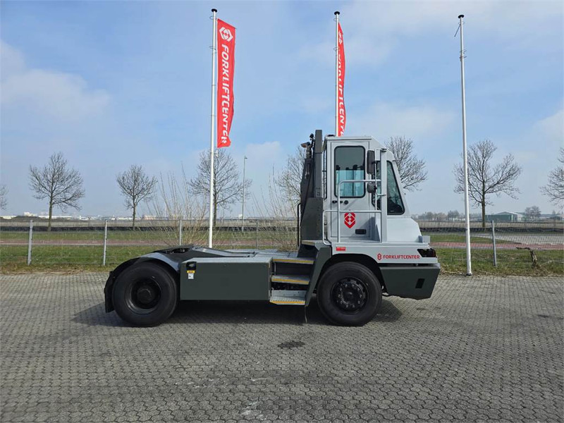 Terberg YT220 - Tracteur portuaire: photos 3 Terberg YT220 - Tracteur portuaire: photos 3