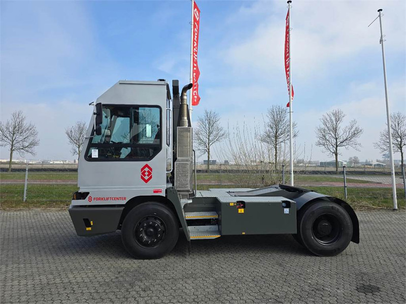 Terberg YT220 - Tracteur portuaire: photos 5 Terberg YT220 - Tracteur portuaire: photos 5