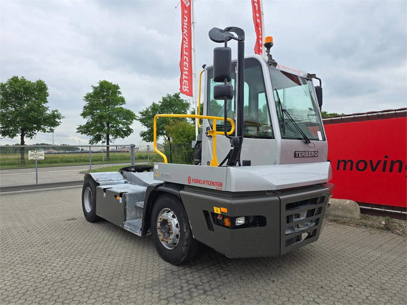 Terberg YT223 - Tracteur portuaire: photos 1 Terberg YT223 - Tracteur portuaire: photos 1