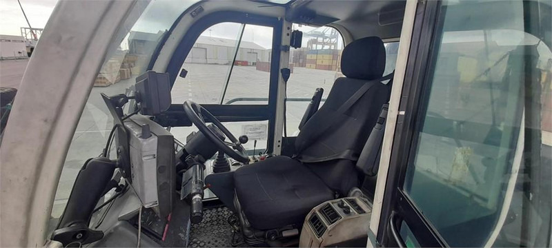Terex TFC 45L - Reach stacker: photos 2 Terex TFC 45L - Reach stacker: photos 2