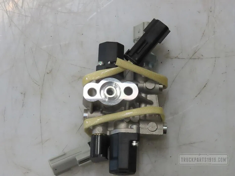 DAF 1888418 Brandstof Inname Module - Pompe à carburant pour Camion: photos 2 DAF 1888418 Brandstof Inname Module - Pompe à carburant pour Camion: photos 2