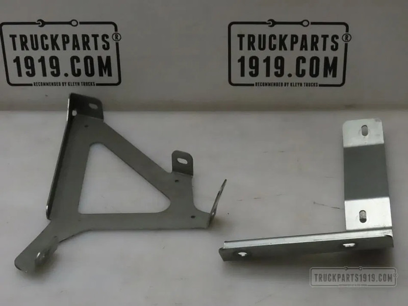 DAF 2000748 | Zijfendersteun Re. CF - Aérodynamique/ Spoilers pour Camion: photos 1 DAF 2000748 | Zijfendersteun Re. CF - Aérodynamique/ Spoilers pour Camion: photos 1