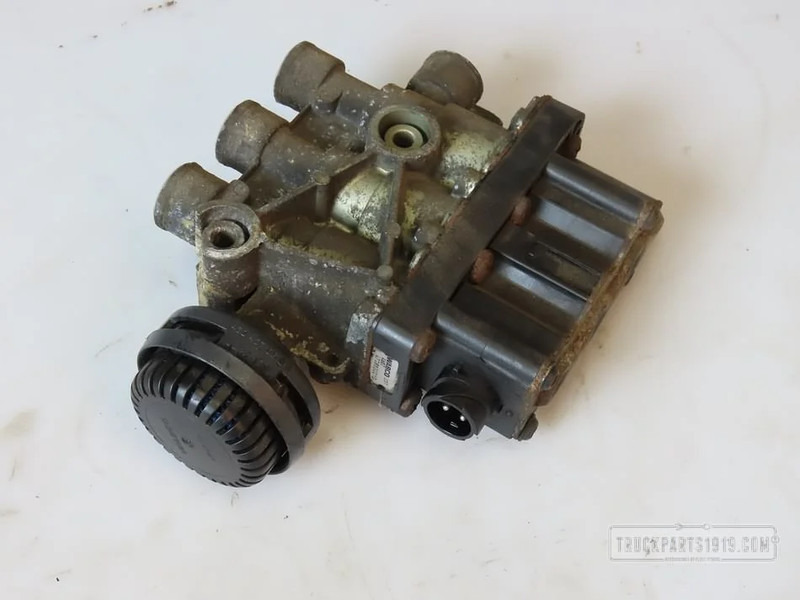 Iveco Compressed Air System ECAS magneetventiel Iveco - Valve pour Camion: photos 2 Iveco Compressed Air System ECAS magneetventiel Iveco - Valve pour Camion: photos 2