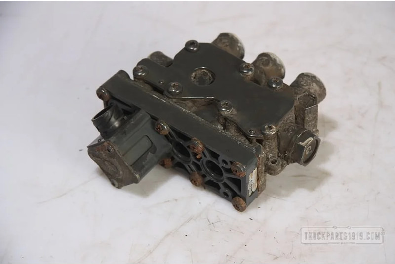 Iveco Compressed Air System Vooras ventiel Rechts - Valve pour Camion: photos 2 Iveco Compressed Air System Vooras ventiel Rechts - Valve pour Camion: photos 2
