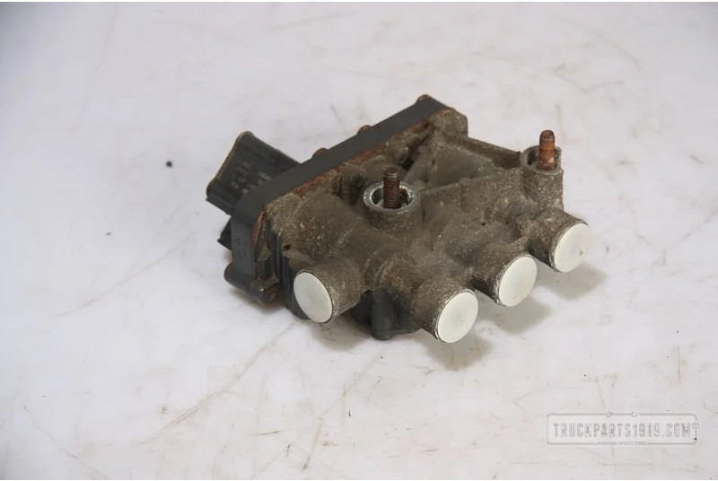 Iveco Compressed Air System Vooras ventiel Rechts - Valve pour Camion: photos 1 Iveco Compressed Air System Vooras ventiel Rechts - Valve pour Camion: photos 1