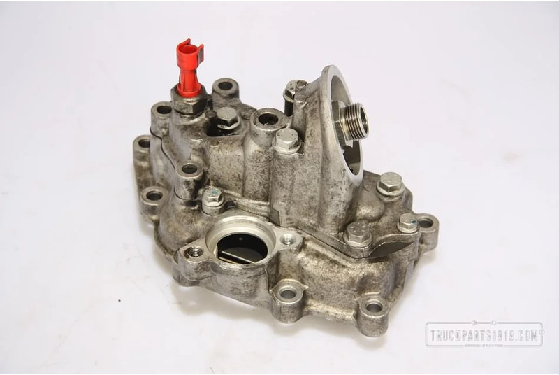 Iveco Engines & Parts Oliekoeler Iveco - Radiateur d'huile pour Camion: photos 3 Iveco Engines & Parts Oliekoeler Iveco - Radiateur d'huile pour Camion: photos 3