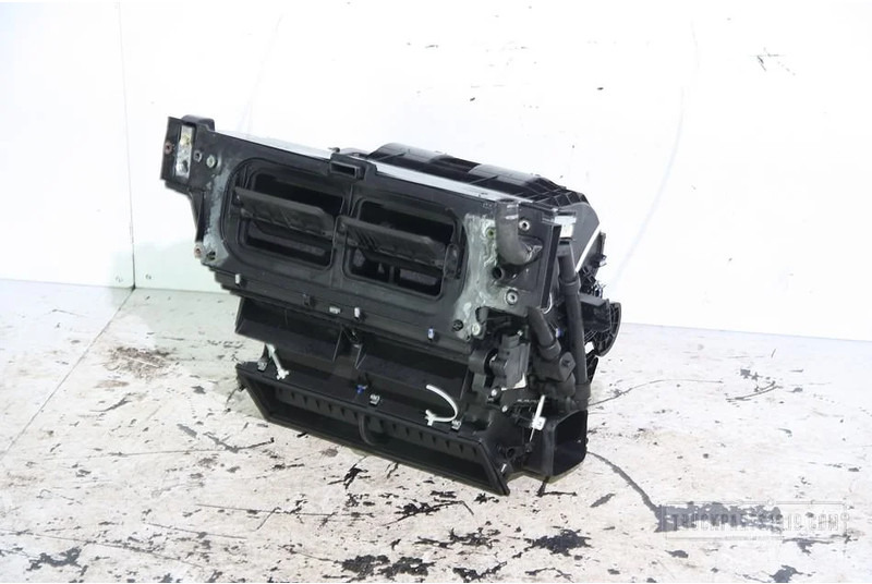 Iveco Heating, Ventilation & AC Kachel airco motor - Chauffage/ Ventilation pour Camion: photos 1 Iveco Heating, Ventilation & AC Kachel airco motor - Chauffage/ Ventilation pour Camion: photos 1