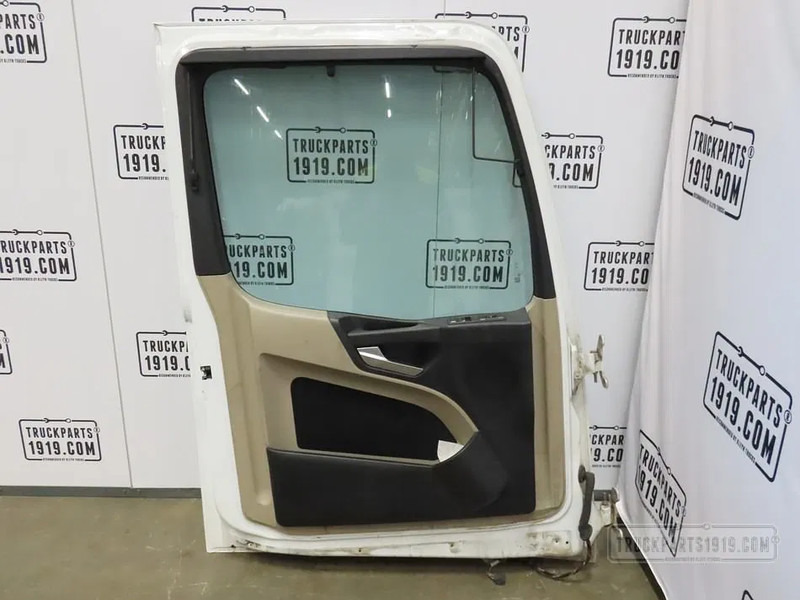 Mercedes-Benz Body & Chassis Parts Portier Li. MB MP4 - Portière et pièces pour Camion: photos 4 Mercedes-Benz Body & Chassis Parts Portier Li. MB MP4 - Portière et pièces pour Camion: photos 4