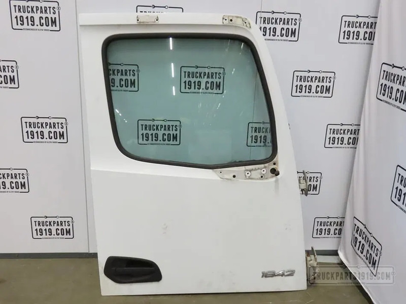 Mercedes-Benz Body & Chassis Parts Portier Re. MB MP4 - Portière et pièces pour Camion: photos 3 Mercedes-Benz Body & Chassis Parts Portier Re. MB MP4 - Portière et pièces pour Camion: photos 3