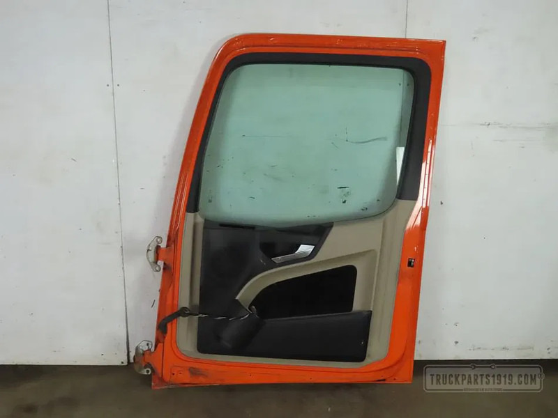 Mercedes-Benz Body & Chassis Parts Portier Re. MB MP4 - Portière et pièces pour Camion: photos 2 Mercedes-Benz Body & Chassis Parts Portier Re. MB MP4 - Portière et pièces pour Camion: photos 2