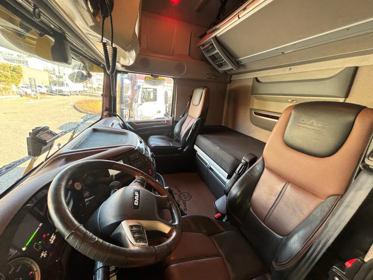 DAF FAN XF 530 LTD - Camion à rideaux coulissants: photos 4 DAF FAN XF 530 LTD - Camion à rideaux coulissants: photos 4
