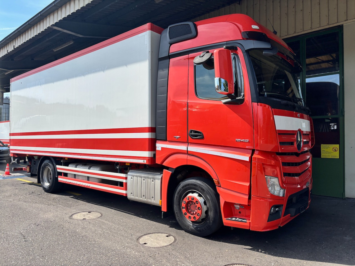 MERCEDES Actros 1848 - Camion fourgon: photos 1 MERCEDES Actros 1848 - Camion fourgon: photos 1