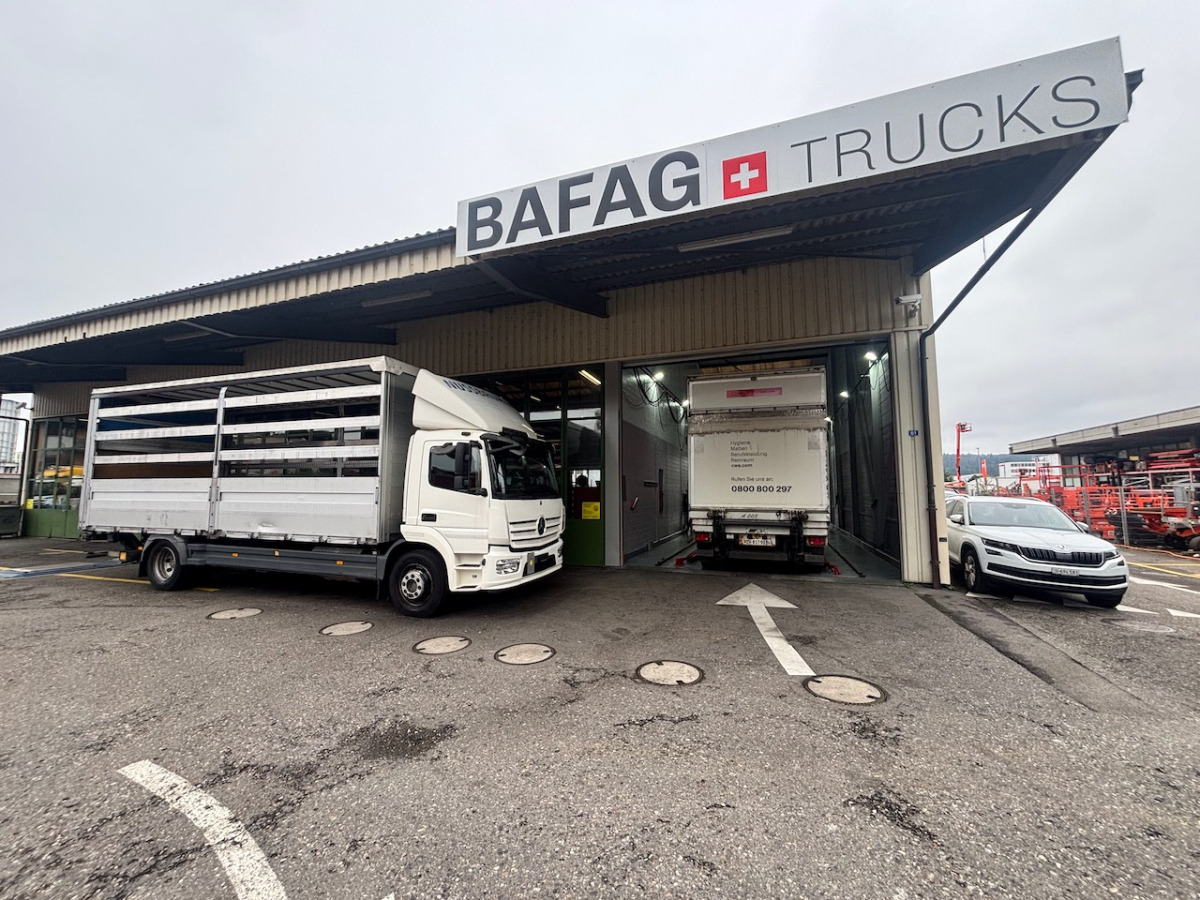 MERCEDES Atego 1530 - Camion plateau: photos 2 MERCEDES Atego 1530 - Camion plateau: photos 2